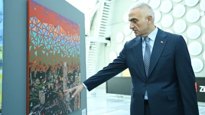 Kültür ve Turizm Bakanı Ersoy, CSO Ada Ankara'daki sergiyi inceledi