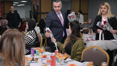 Başkan Vekili Aksoy, 8 Mart'ta Esenyurt'taki Kadınlarla İftar Sofrasında Bir Araya Geldi