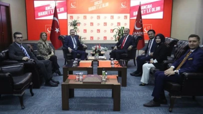 Saadet Partisi'nde Bayramlaşma Etkinliği Düzenlendi: Partililer Bir Araya Geldi