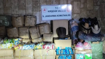Kırşehir'de Gerçekleştirilen Kaçak Ürün Operasyonunda Çok Sayıda Ürün Ele Geçirildi