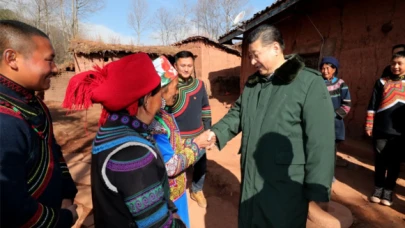 'Xi Jinping'in Önderliğinde Yoksulluğa Karşı Kazanılan Zafer' Kitabı Raflardaki Yerini Aldı