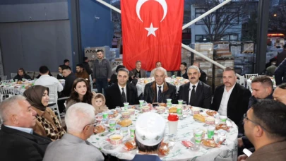 Pozantı'da mahalle iftar geleneği tamamlandı, katılım yoğun oldu