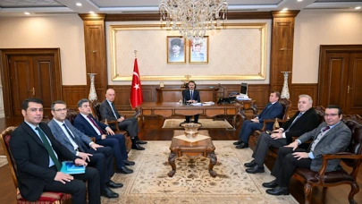 Kocaeli Valisi Seddar Yavuz, Vali Yardımcılarıyla bir araya gelerek kent gündemini değerlendirdi