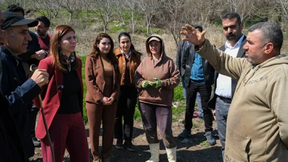 Eşbaşkanlar, Hevsel Bahçeleri'ndeki çiftçilerle buluştu