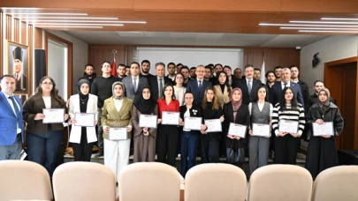Siber Güvenlik Alanında Eğitim Gören Öğrencilere Sertifikaları Takdim Edildi