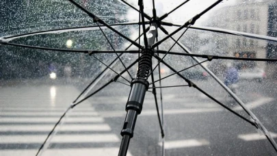 Meteoroloji'den yapılan uyarıya göre kuvvetli yağışlar ve rüzgarla birlikte çığ tehlikesi ve kar erimesi riski artıyor!