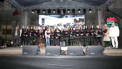 Nilüfer Belediyespor Kadın Voleybol Takımı, 8 Mart Dünya Kadınlar Günü'nde taraftarlarıyla buluştu!