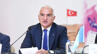 Bakan Ersoy, tarihi üç caminin restorasyon çalışmalarının sona erdiğini açıkladı
