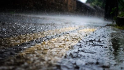 Meteoroloji'den kuvvetli yağış ve gök gürültülü sağanak uyarısı geldi!