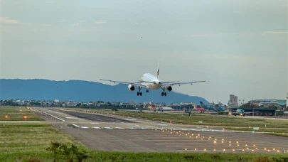 Albares: Orta Doğu'dan 233 Türk vatandaşı bu sabah ülkemize tahliye edildi