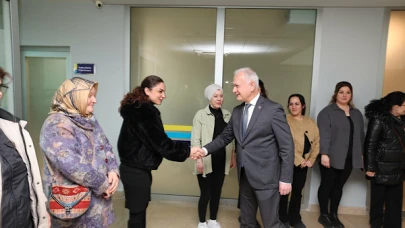 Karamürsel Belediye Başkanı İsmail Yıldırım Çalık, bayram öncesinde belediye personeliyle bir araya gelerek bayramlaştı!