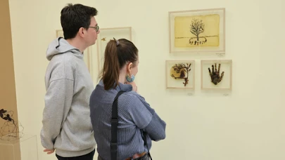 Küçükçekmece'de Gerçekleşen "Dönüşüm" Sergisi Sanat Severlerin Beğenisini Kazandı