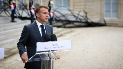 Macron: Robert Golob, seçim zaferinizden dolayı tebrikler