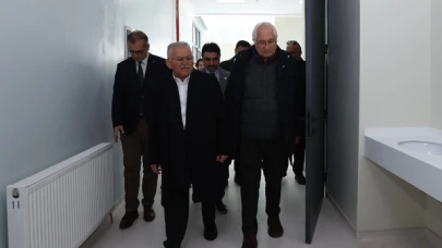 Melih Gökçek, Alzheimer Gündüz Yaşam Merkezi'ni Ziyaret Etti - Duygusal Anlar Yaşandı