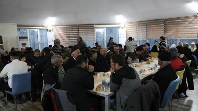 Van’da engelli ve yaşlı vatandaşlar Ramazan ayının bereketini paylaştı!