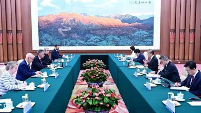 Wang, Starmer’in Ulusal Güvenlik Danışmanı Powell ile bir araya geldi
