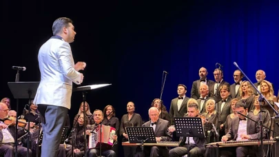 Bakırköy'de Çanakkale Zaferi'nin 111. yılında unutulmaz kahramanlık türküleri yürekleri dağladı!