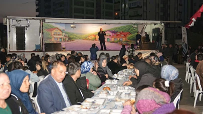 Kozan'da Binlerce Kişi Ramazan İftarında Bir Araya Geldi