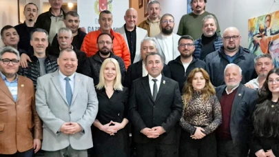 Gemlik Gazeteciler Cemiyeti üyeleri, Ramazan ayının manevi atmosferinde bir araya gelerek iftar programında buluştular