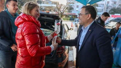 Başkan Gökçe, Kadınları Unutmadı: Çiçeklerle Özel Bir Gün Yaşattı