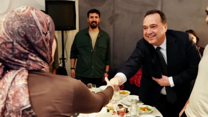 Başkan Dutlulu, basın mensupları ve meclis üyeleriyle bir araya geldi ve iftar yemeğinde buluştu!