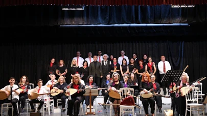 Gemlik’te 8 Mart Kadınlar Günü’ne özel unutulmaz bir bağlama konseri gerçekleştirildi