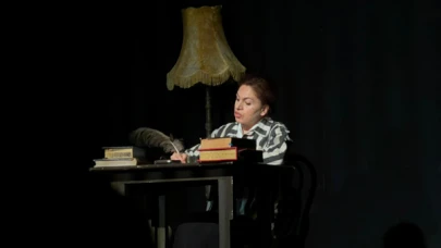Yalova'da 'Rosa Luxemburg' adlı tiyatro oyunu sanat tutkunlarıyla buluştu