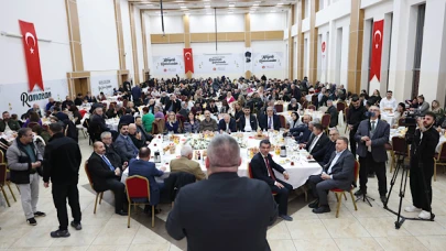 Başkan Özarslan, Ramazan ayında düzenlenen iftar programında vatandaşlarla bir araya geldi
