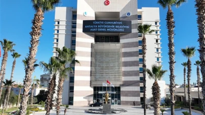 Antalya Büyükşehir Belediyesi, Bayram Öncesi Şehirdeki Hazırlıklarını Tamamlıyor