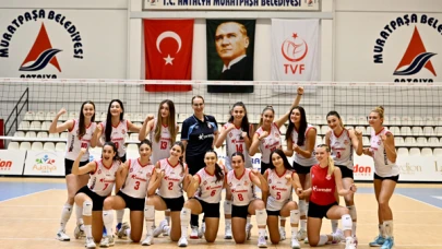 Muratpaşa Belediyesi Kadın Voleybol Takımı, Rakibini Mağlup Ederek Zafere Ulaştı!