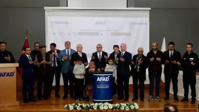 Giresun Valisi Koç, afet konutlarının kura çekimi ve anahtar teslim törenine iştirak etti!
