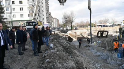 Melikgazi Belediye Başkanı Memduh Büyükkılıç, Devlet Su İşleri (DSİ) ile Yeni Sanayi Katlı Kavşak Projesi'ni yerinde inceledi