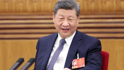 Çin Devlet Başkanı Xi Jinping’in İki Toplantı sırasında dikkat çeken anları ortaya çıktı!