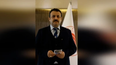GAP Tarımsal Araştırma Enstitüsü tarafından yapılan uyarıda pamuk üreticilerini "Pembekurt" zararına karşı dikkatli olmaları konusunda bilgilendiriyor.