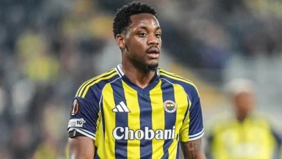 Fenerbahçe'nin Derbi Heyecanı: Jhon Duran, Sanchez'in Paylaşımına Alevli Yorum Yaptı!
