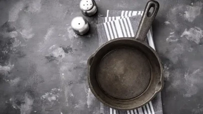 Döküm tava nasıl temizlenir, paslanmadan nasıl korunur? İşte en etkili yöntemler