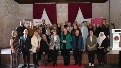 Afyonkarahisar'da Efsanelerle İpek Sergisi Ziyaretçileri Büyüledi