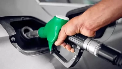 Petrol fiyatlarındaki dalgalanma küresel ekonomiyi etkisi altına aldı: Uzmanların korkutan raporu ortaya çıktı!