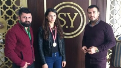 Şirin Yakşi Kimdir? Nereli, Kaç Yaşında? Şi Group'un Arkasındaki İsim Neden Gündemde?