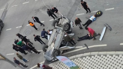 Polisle alay eden 8 şahıs polis ekipleri tarafından yakalandı ve gözaltına alındı.