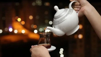 Çay Severleri Sevindirecek Haber: Çay Fiyatları Güncellendi, İşte Yeni Liste!