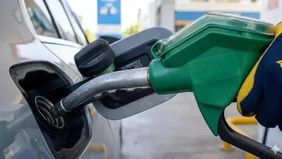 Akaryakıt fiyatlarındaki belirsizlik devam ediyor: Zam iptal mi, yeni zam ne zaman gelecek?