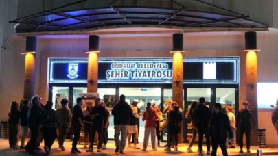 Bodrum'da Şehir Tiyatrosu, Sezonu Cambazın Cenazesi Oyunuyla Sonlandırdı