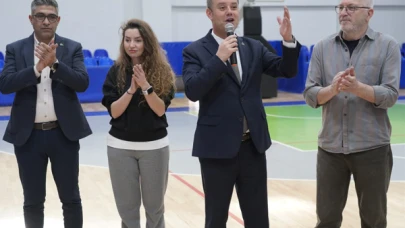 Başkan Sarıkurt, ÇBSK voleybol takımlarıyla bir araya geldi