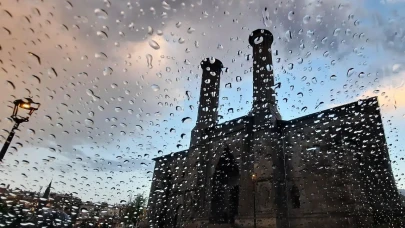 Meteorolojiden kritik uyarı: Şiddetli fırtına bekleniyor, çığ tehlikesine karşı dikkatli olunması gerekiyor
