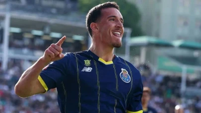 Porto'nun Parlayan Yıldızı Deniz Gül, Sahadaki Muhteşem Performansıyla Dikkatleri Üzerine Çekiyor!