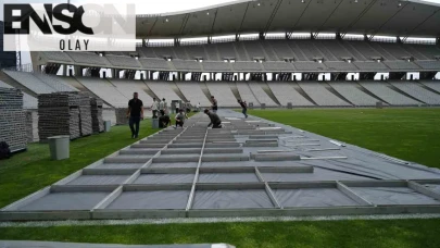 Kanye West'in İstanbul'da düzenleyeceği 100 bin kişilik konserde Travis Scott sürprizi olacak