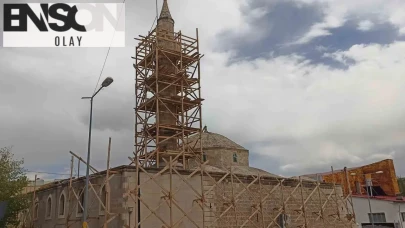 Depremin izleri siliniyor: Tarihi Gürün Ulu Cami, ibadete açılmayı bekliyor