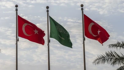 Suudi Arabistan, 2026'da Yeşil ve Gri Pasaport Sahiplerine Vize Muafiyeti Getiriyor mu?