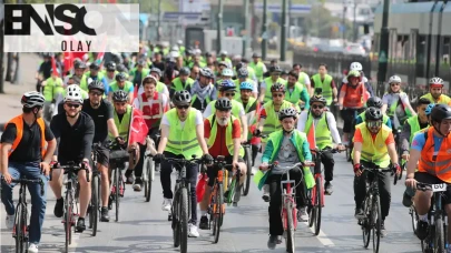 Gazze'de Yüzlerce Kişi Bisikletleriyle Dayanışma İçin Pedal Çevirdi